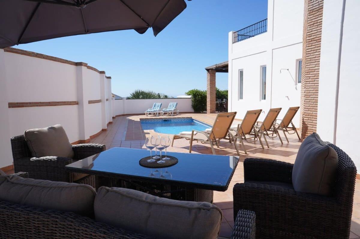 Villa Oasis Nerja Buitenkant foto